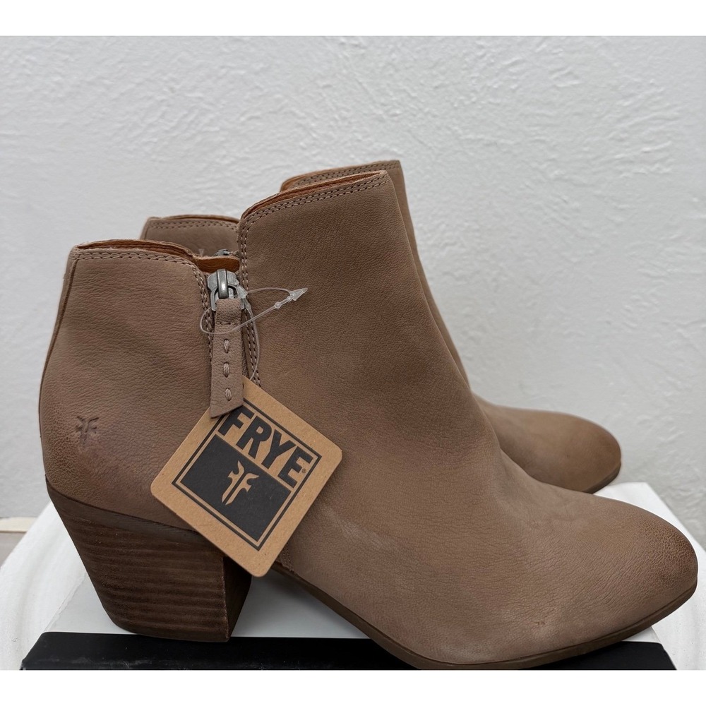 Frye Judith Women's 8.5M Taupe Leather Double Zip Ankle Boots NWT